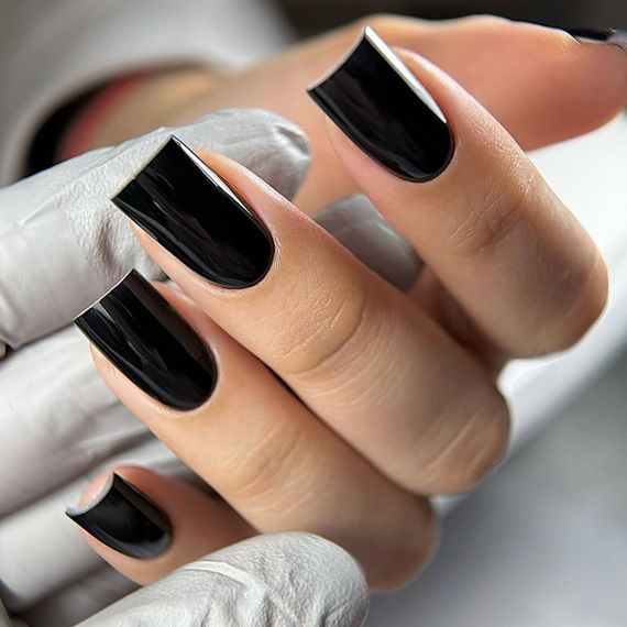 Гель-лак Victoria Avdeeva Black – ІДЕАЛЬНИЙ ЧОРНИЙ 12 мл HEMA & TPO FREE