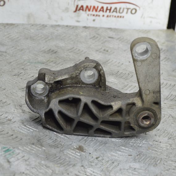 Кронштейн коробки перемикання передач Mazda 5 1.8 16V 2005-2010 Кріплення лапа КПП Мазда 5