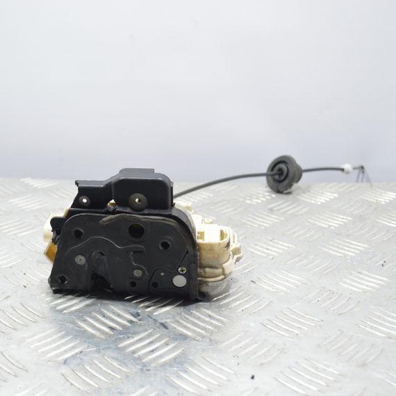 Замок передньої лівої двері Seat Exeo 2008-2013 Замок двері передній лівий Сеат Ексео 8E1837015AA