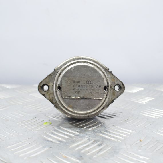 Подушка КПП 2.0 TFSI Audi A4 B6 B7 2000-2008 Лапа опора коробки перемикання передач Ауді а4 б6 б7 8E0399151AP