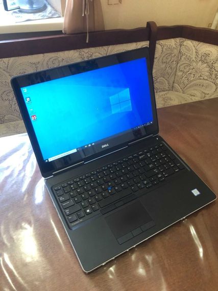 Мобильная рабочая станция Dell Precision 7520 / 15.6" (1920x1080) IPS / Intel Core i7-7820HQ (4 (8) ядра по 2.9 - 3.9 GHz) / 16 GB DDR4 / 512 GB SSD / nVidia Quadro M1200, 4 GB GDDR5, 128-bit / WebCam б/у | Зображення 1