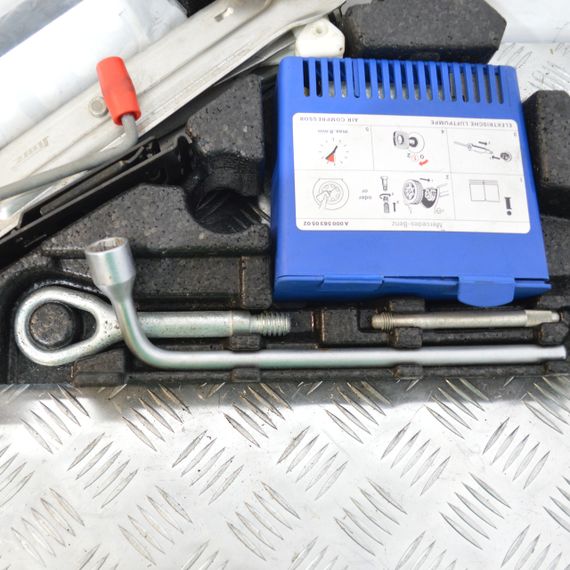 Органайзер для інструментів Mercedes C-Class W203 2000-2007 Домкрат компресор ключ Мерседес в203 A2038990161 | Зображення 3