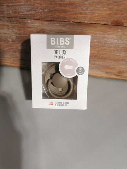 Соска пипка Bibs De Lux round Dark oak 6-18 міс