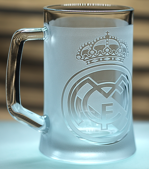 Пивний келих 670 мл Реал Мадрид Real Madrid з гравіюванням подарунок для фаната ФК  футбольний кухоль | Зображення 1