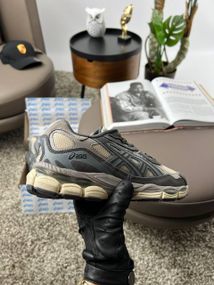 Чоловічі кросівки ASICS Gel-NYC Beige Grey Brown весна / осінь A3483 42