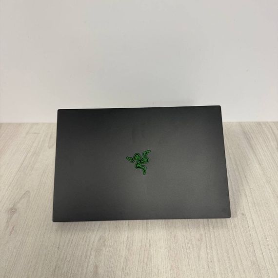 Ігровий ноутбук Razer Blade 15 RZ09-02705 / 15.6" (1920x1080) IPS / Intel Core i7-8750H (6 (12) ядер по 2.2 - 4.1 GHz) / 16 GB DDR4 / 512 GB SSD / nVidia GeForce GTX 1060 Max-Q, 6 GB GDDR5, 192-bit / WebCam б/в | Зображення 6