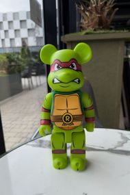 Bearbrick Teenage Mutant Ninja Turtles Raphael дизайнерська статуетка ведмідь Беарбрік 28 см mb020 зелена