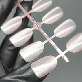 Гелевые типсы №1 нюдовый светоотражающий кошачий глаз (овал) 30шт