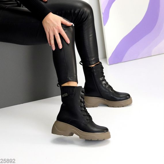 Черные зимние высокие кожаные ботинки берцы на бежевой подошве | Зображення 5