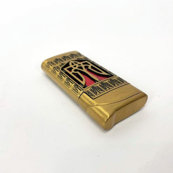 Турбо зажигалка Герб Украины на КРАСНОМ фоне, зажигалка с турбонаддувом, зажигалка подарочная сувенирная | Зображення 1