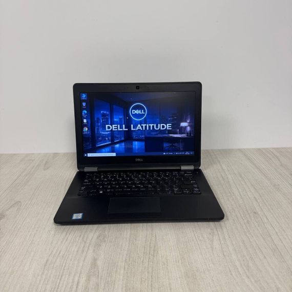 Нетбук Б-класс Dell Latitude E7270 / 12.5" (1366x768) TN / Intel Core i5-6300U (2 (4) ядра по 2.4 - 3.0 GHz) / 8 GB DDR4 / 256 GB SSD / Intel HD Graphics 520 / WebCam б/у | Зображення 1