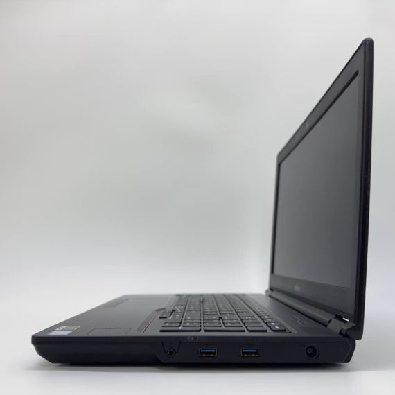 Мобільна робоча станція Fujitsu Celsius H780 / 15,6" (1920x1080) IPS / Intel Core i7-8750H (6 (12) ядер по 2.2 - 4.1 GHz) / 16 GB DDR4 / 512 GB SSD / nVidia Quadro P600, 4 GB GDDR5, 128-bit / WebCam б/в + Подарунок Миша та килимок | Зображення 4