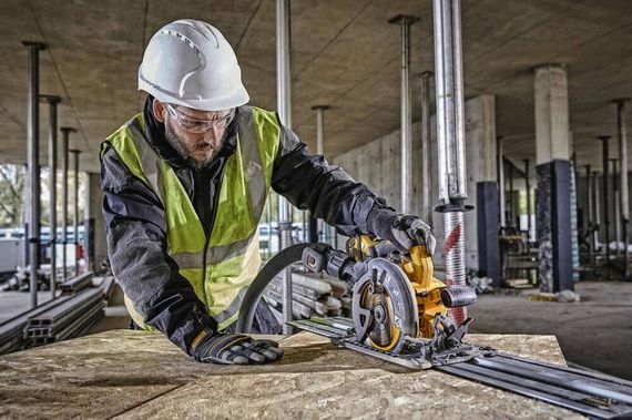 Пила дискова акумуляторна 190*30мм DeWALT DCS579T2 | Зображення 3
