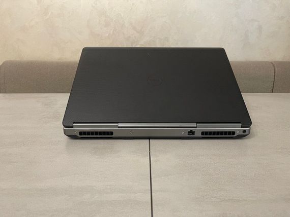 Мобильная рабочая станция Dell Precision 7710 / 17.3" (3840x2160) IPS / Intel Core i7-6820HQ (4 (8) ядра по 2.7 - 3.6 GHz) / 16 GB DDR4 / 480 GB SSD / nVidia Quadro M3000M, 4 GB GDDR5, 256-bit / WebCam б/у + Подарок Проводная мышь / USB | Зображення 7