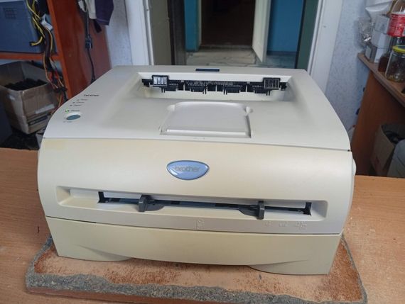 Принтер Б-класс Brother HL-2040R / Лазерная монохромная печать / 600x600 dpi / A4 / 20 стр/мин / USB 2.0, LPT б/у | Зображення 1