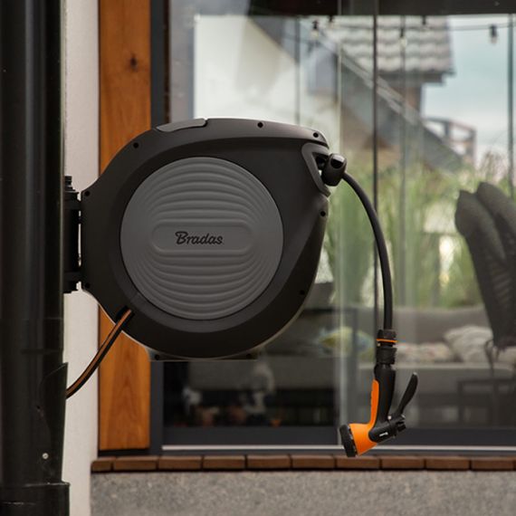 Автоматична котушка Bradas BLACK LINE зі шлангом 1/2" - 20м та аксесуари ECO-W1B20 | Зображення 2