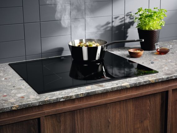 Варильна поверхня Electrolux індукційна EIS62443 | Зображення 1