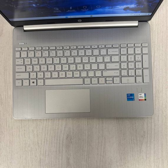 Ультрабук Б-класс HP 15-dy2093dx / 15.6" (1920x1080) IPS / Intel Core i5-1135G7 (4 (8) ядра по 4.2 GHz) / 8 GB DDR4 / 180 GB SSD / Intel Iris Xe Graphics / WebCam б/у | Зображення 4