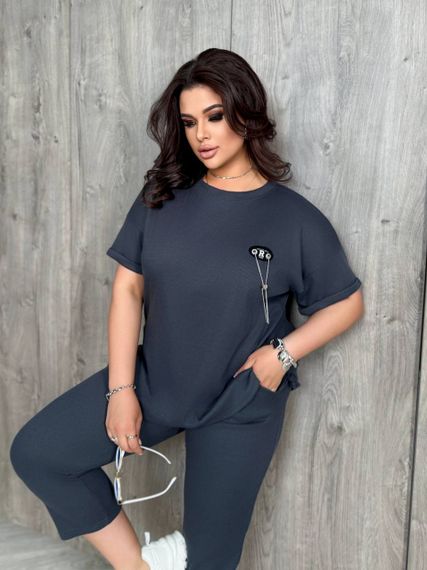 Женский летний костюм футболка и укороченные штаны большие размеры и батал KF090 цвет серый, размер 52/54 | Зображення 3