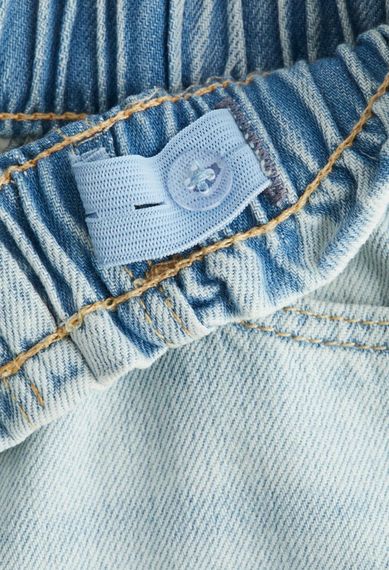 Дитячі джинси для дівчинки H&M 134 см Блакитні (26010702H) | Зображення 1