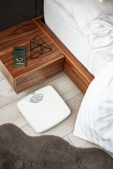 Ваги підлогові механічні Adler AD 8151 білі до 130 кг з класичною аналоговою шкалою | Зображення 3