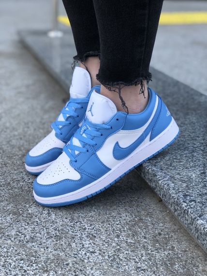 Жіночі кросівки Nike Air Jordan 1 Low | Зображення 2