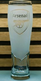 Пивний келих крафтовий 440 мл ФК Арсенал Arsenal з гравіюванням подарунок для фаната футбольна кружка матовий