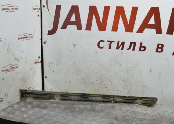 Молдинг дверей передній лівий Mercedes W169 W245 2004-2012 Накладка дверей передня ліва Мерседес A1696981962 | Зображення 1