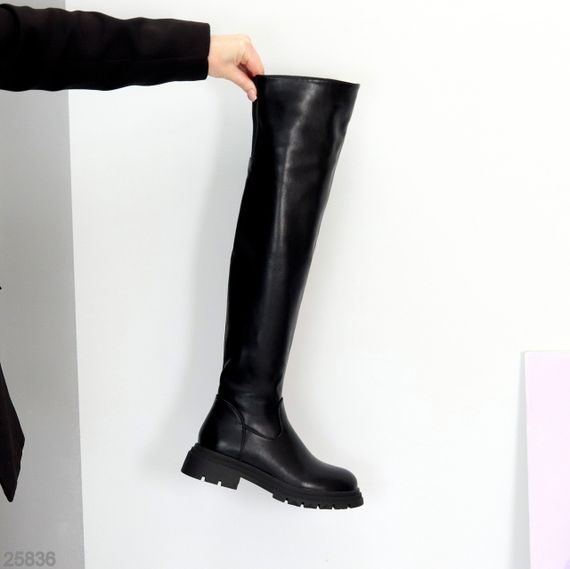 Модные черные ботфорты стрейч еврозима на тракторной подошве | Зображення 4