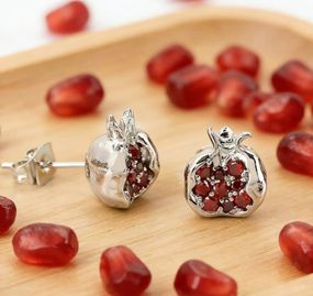 Сережки гранати з червоними камінцями, сережки гранати з червоними камінчиками, сережки гвоздики, сережки з камінцями