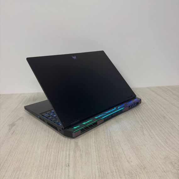 Игровой ноутбук Б-класс Acer Predator Helios 16 PH16-71 / 16" (2560x1600) IPS / Intel Core i9-13900HX (24 (32) ядер по 2.2 - 5.4 GHz) / 16 GB DDR5 / 512 GB SSD / nVidia GeForce RTX 4080, 12 GB GDDR6, 192-bit / WebCam б/у | Зображення 5