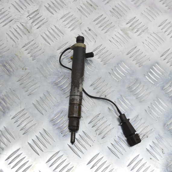 Форсунка керуюча 1.7 / 1.9 SDI Volkswagen Caddy II Polo Lupo Фольксваген Кадді Поло Лупо 028130202S