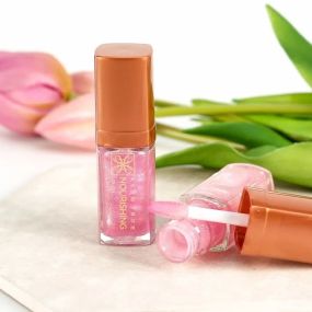 Олія для губ Avon «Живлення і колір» Сяюча пелюстка/Shimmering Petal 7 мл