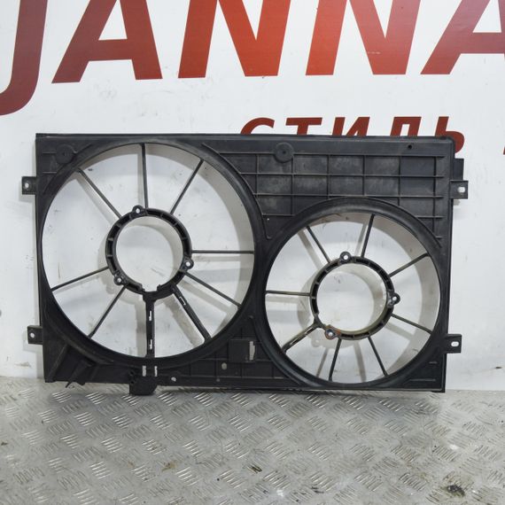 Рамка вентилятора 1.9 TDI Volkswagen Golf V 2003-2008 Дифузор радіатора Фольксваген Гольф 5 1K0121207T