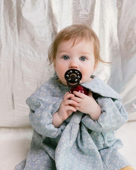 Соска пустушка BIBS Colour Latex кругла Holiday Bow 6-18 міс | Зображення 2