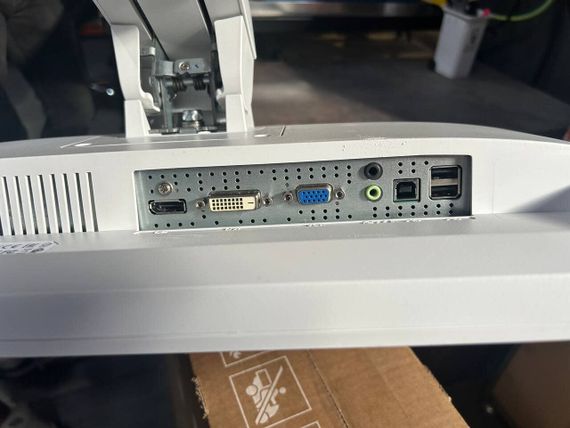 Монітор Fujitsu B24-8 TE Pro / 23.8" (1920x1080) IPS 5 мс / DisplayPort, DVI, VGA, USB 2.0, Audio / VESA 100x100 / Вбудовані колонки 2x 2W  б/в | Зображення 4