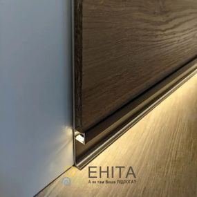 Алюминиевый плинтус DEAL 5/80 LED Черный