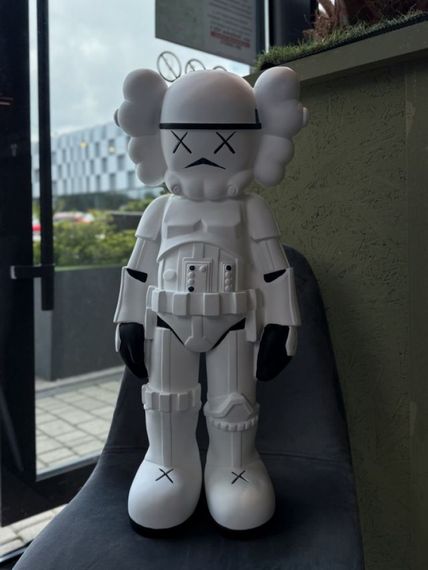 Статуетка Kaws Star Wars Stormtrooper White дизайнерська колекційна фігурка 70 см білий kw009 | Зображення 2