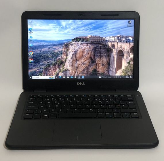 Ультрабук Б-класс Dell latitude 3310 / 13.3" TN / Core i3-8145U (2(4) ядра по 2.1-3.9GHz) / 4GB DDR4 / 128GB SSD M.2 / UHD Graphics 620 / WebCam / HDMI б/у | Зображення 2