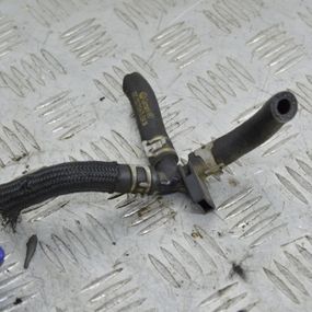 Трійник палива 1.6 FSI Volkswagen Golf V 2005-2010 Фланець палива Фольксваген Гольф 5 03C133794A