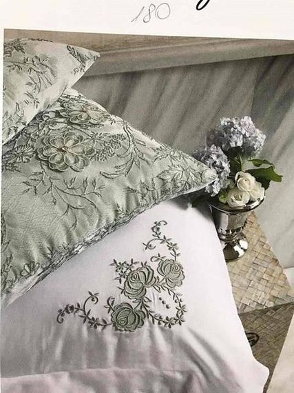 Постільна білизна з вишивкою Pepper home Daisy green Сатин Бавовна Євро розмір (4 наволочки)