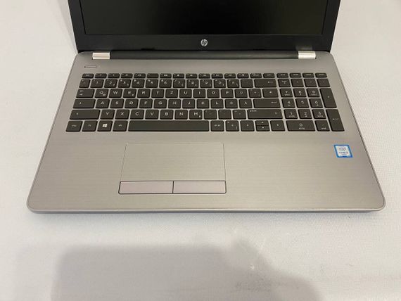 Ноутбук HP 250 G6 / 15.6" (1920x1080) TN / Intel Core i3-6006U (2 (4) ядра по 2.0 GHz) / 8 GB DDR4 / 240 GB SSD / Intel HD Graphics 520 / WebCam / DVD-ROM б/у | Зображення 3