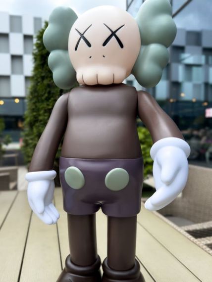 Статуетка Kaws Companion колекційна фігурка для інтер'єру 70 см коричневий kw013 | Зображення 7