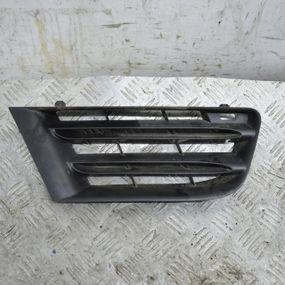 Решітка бампера права Renault Scenic II 2006-2009 Решітка радіатора права Рено Сценік 2 PO009509