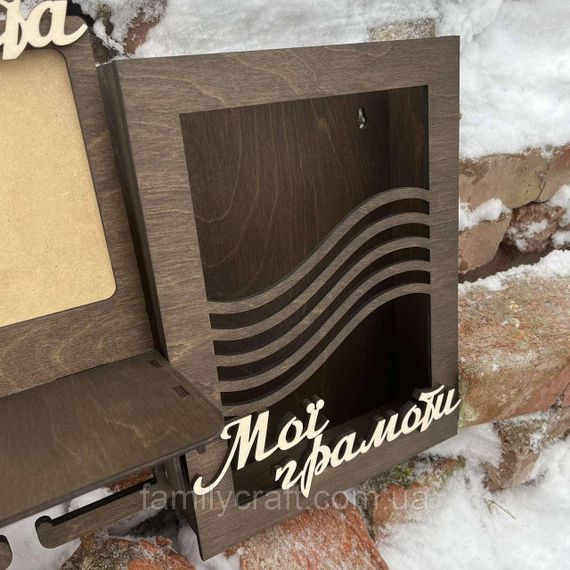 Медальница с фоторамкой и полкой для кубков Деревянный держатель для медалей Органайзер для дипломов, грамот | Зображення 4