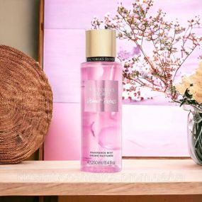 ПАРФУМОВАНИЙ СПРЕЙ ДЛЯ ТІЛА VICTORIAS SECRET VELVET PETALS 250 МЛ