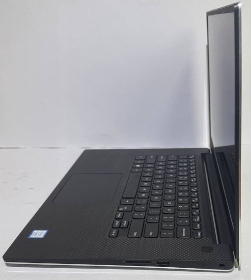 Мобільна робоча станція Dell Precision 5530 / 15.6" (1920x1080) IPS / Intel Core i7-8850H (6 (12) ядер по 2.6 - 4.3 GHz) / 16 GB DDR4 / 256 GB SSD / nVidia Quadro P1000, 4 GB GDDR5, 128-bit / WebCam б/в | Зображення 4