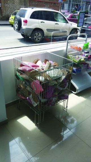 Сітчаста корзина-стійка 53/53/77 см для акційного товару з дроту з регульованим дном | Зображення 5