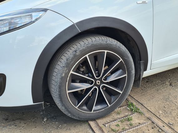 Накладки на арки (8 шт, черные) SW, металл для Renault Megane III 2009-2016 гг | Зображення 1