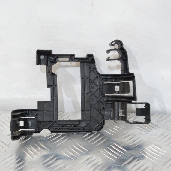 Кронштейн блоку запобіжників Skoda Fabia II 2007-2014 Корпус ящик блоку запобіжників Шкода Фабія 2 6R0915345E | Зображення 1